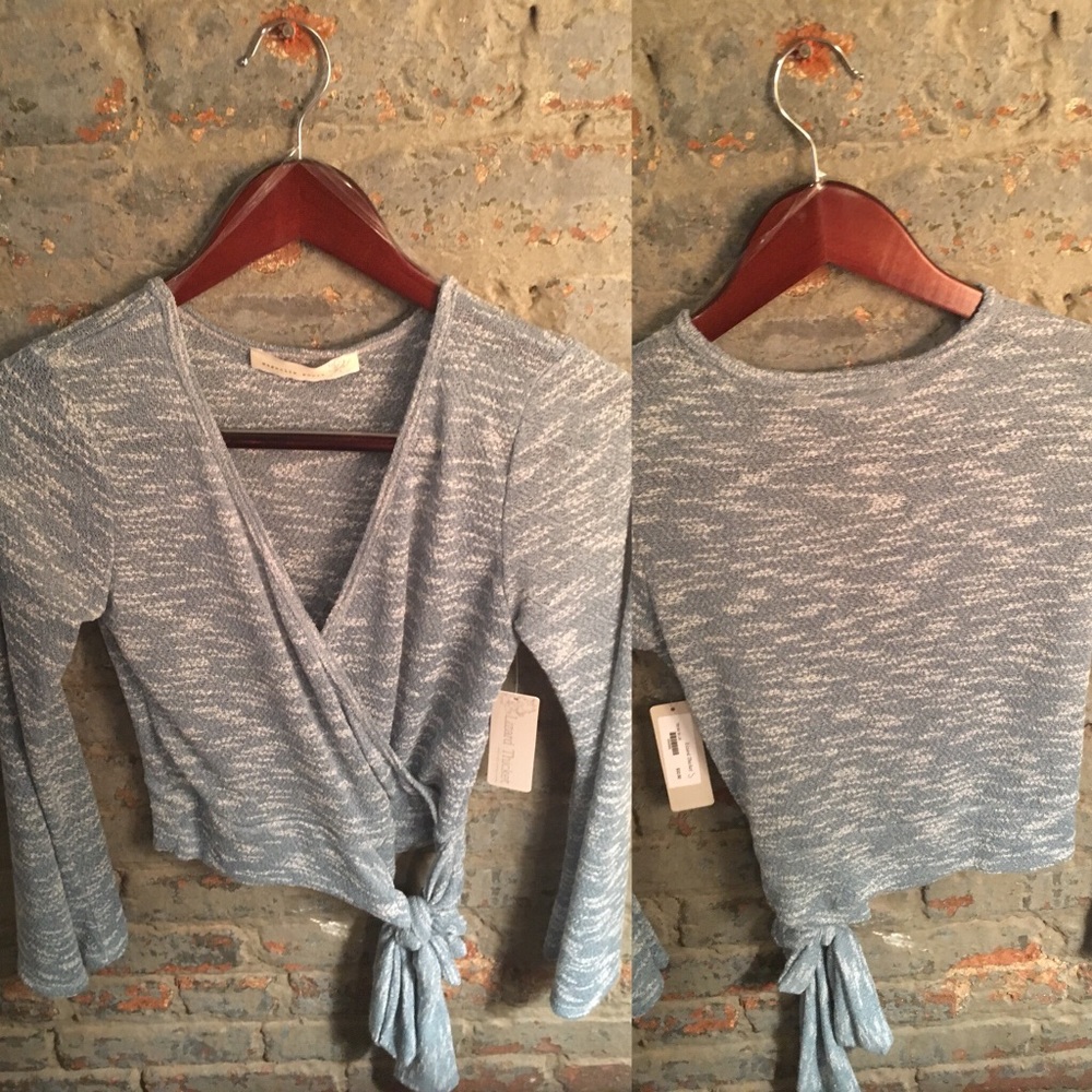 Magnolia south tie top